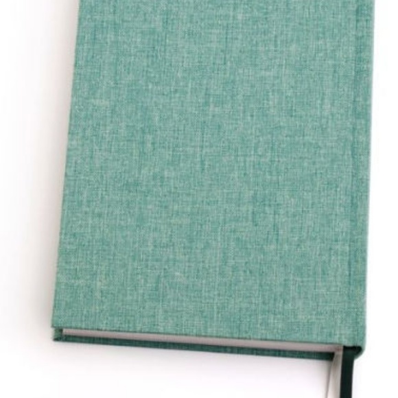 CSB (in)courage Devotional Bible, Green Cloth - Picture 2 of 7